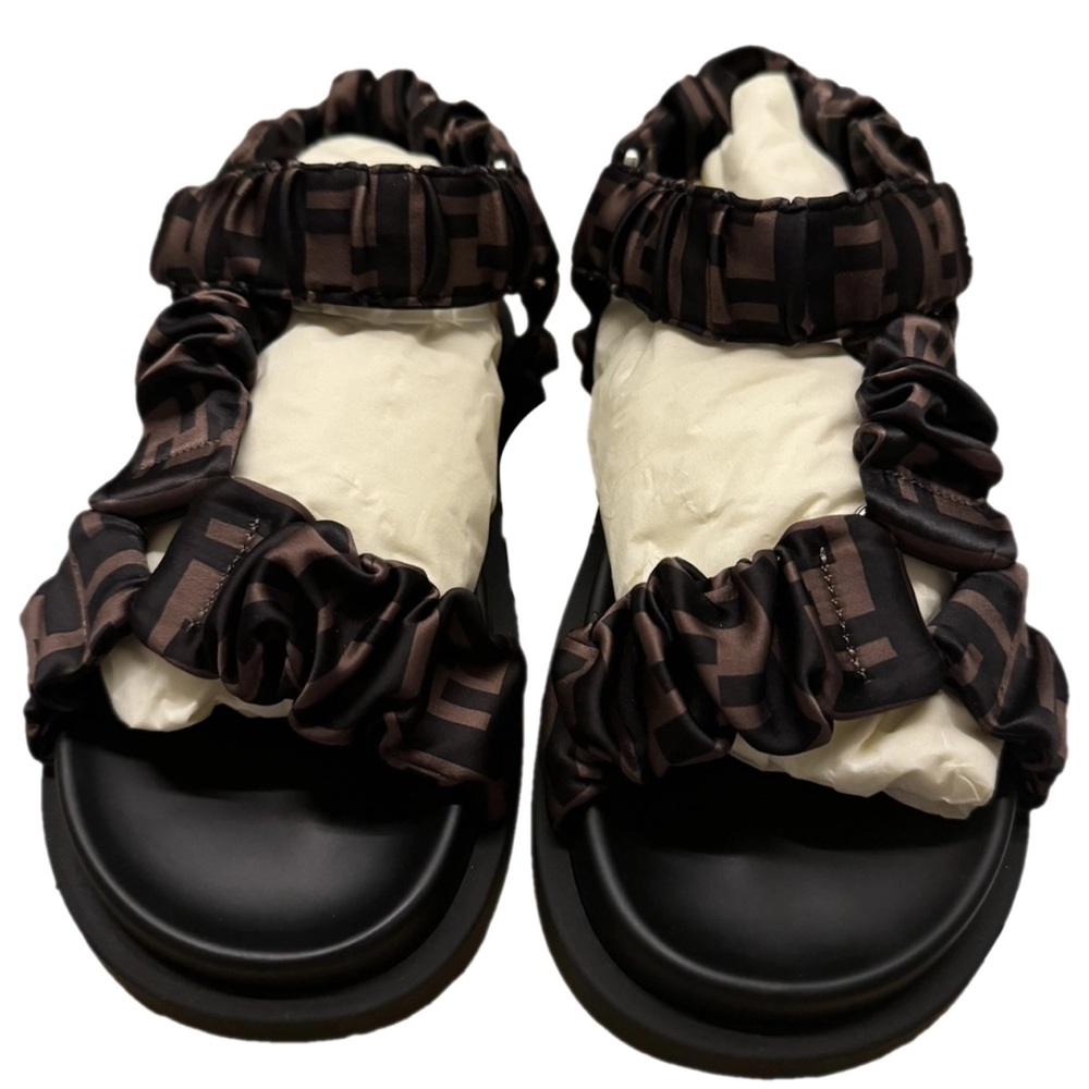 Fendi Feel Sandals BRAND NEW‼️🔥